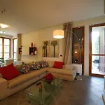 Torre 9p Ac 2 Pools 300 M From The Sea *